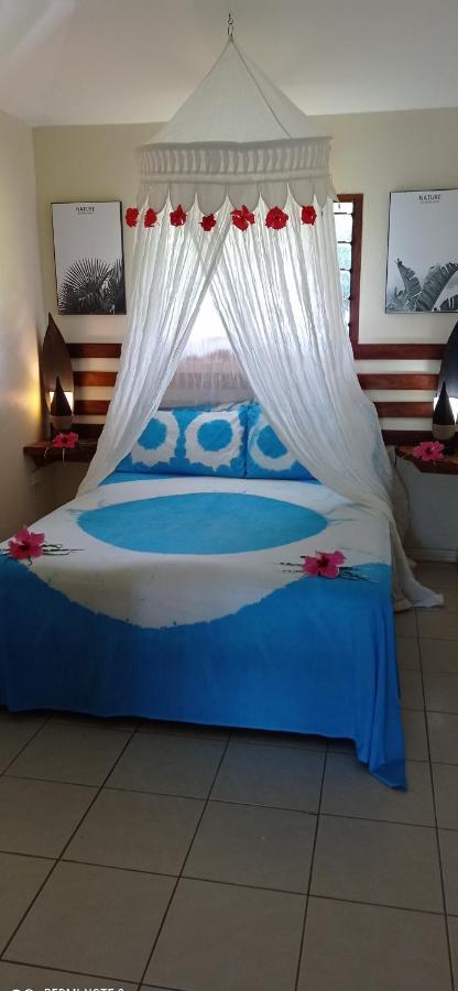Blue Bay Resort Port Vila Esterno foto