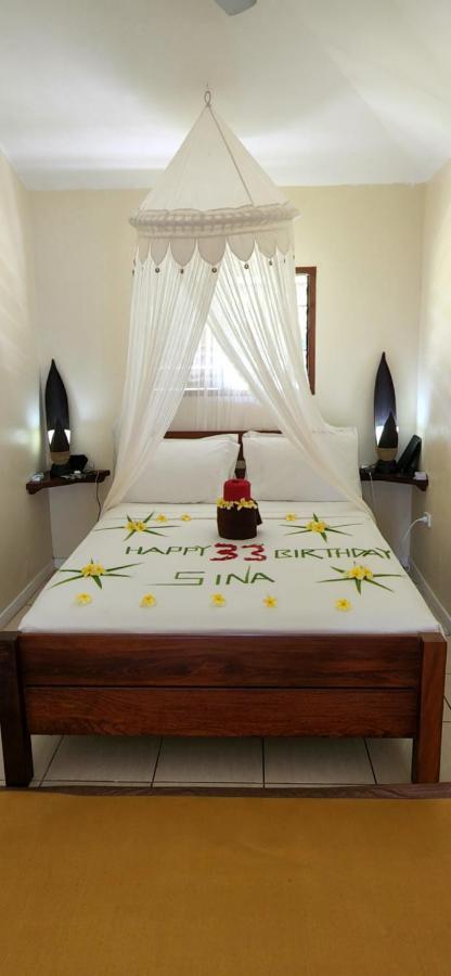 Blue Bay Resort Port Vila Esterno foto
