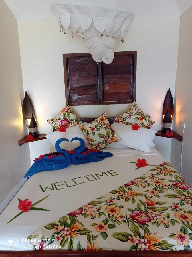 Blue Bay Resort Port Vila Esterno foto