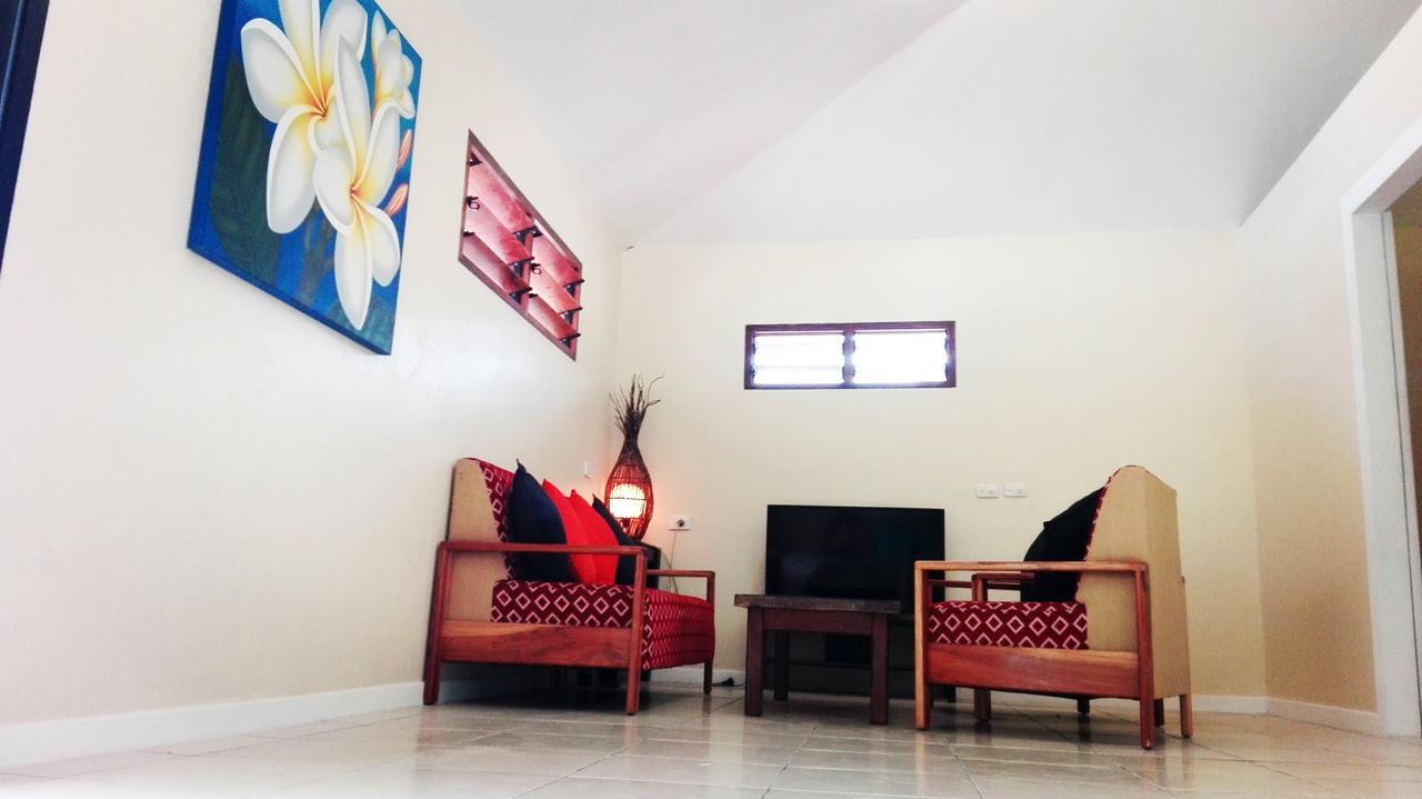 Blue Bay Resort Port Vila Esterno foto