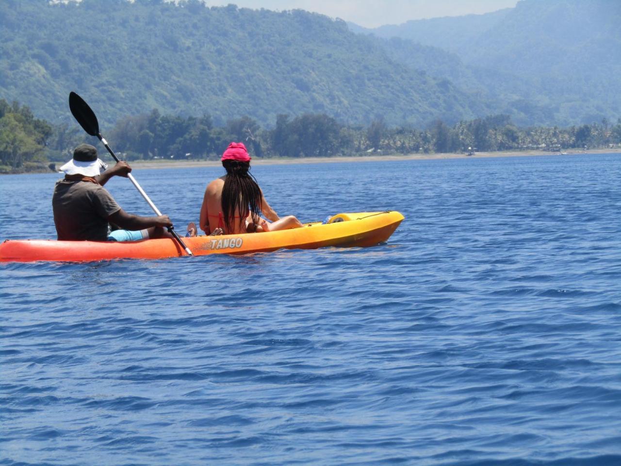 Blue Bay Resort Port Vila Esterno foto