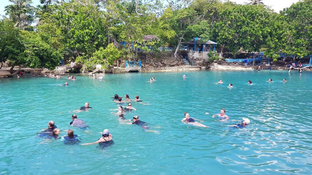Blue Bay Resort Port Vila Esterno foto