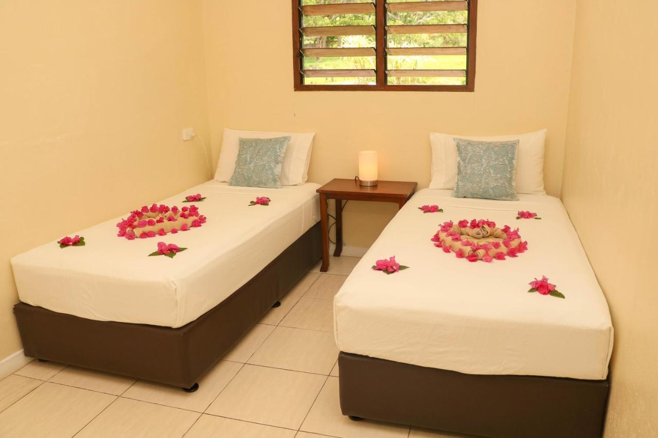 Blue Bay Resort Port Vila Esterno foto