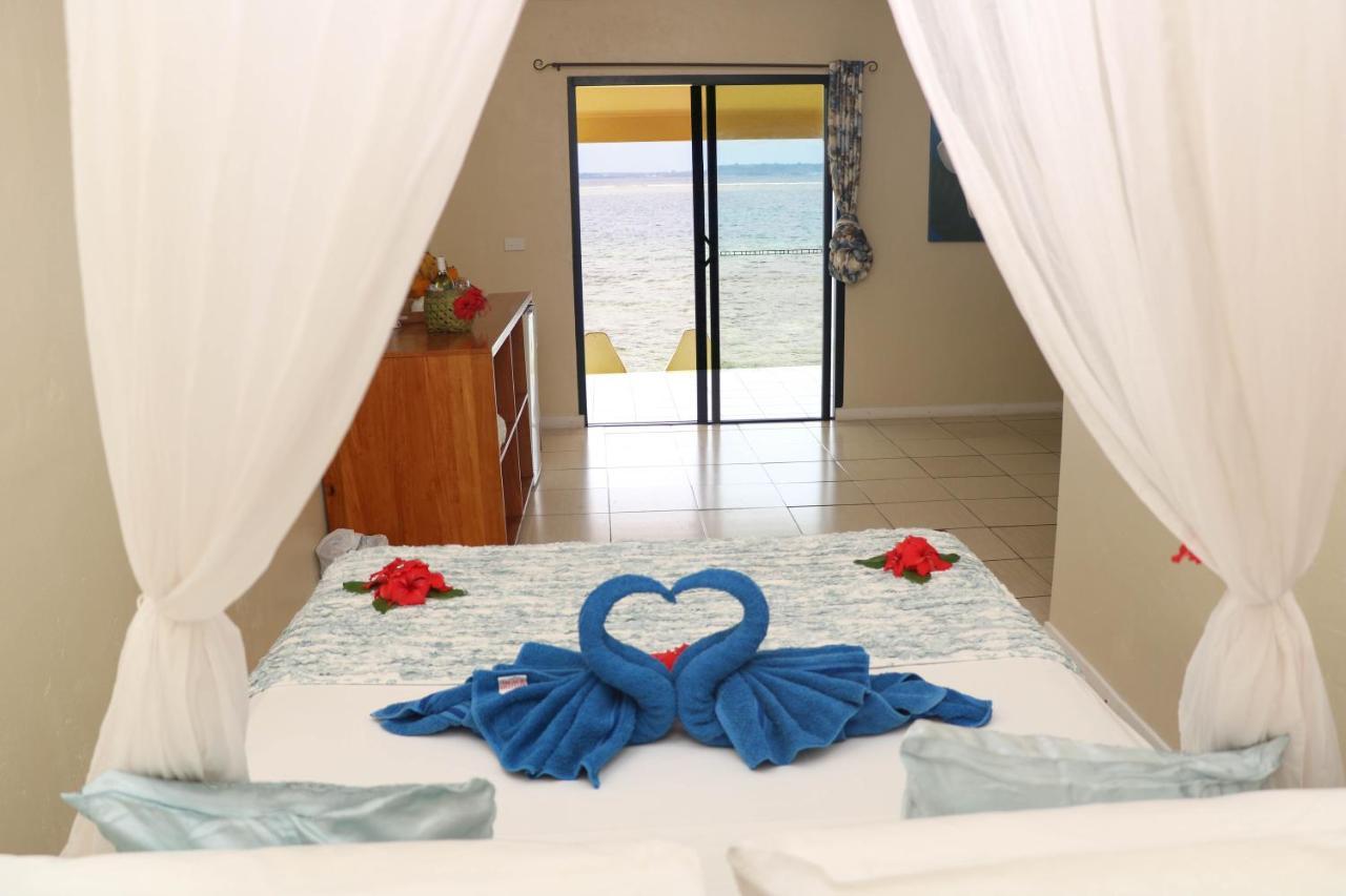 Blue Bay Resort Port Vila Esterno foto