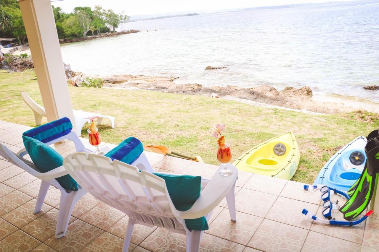 Blue Bay Resort Port Vila Esterno foto