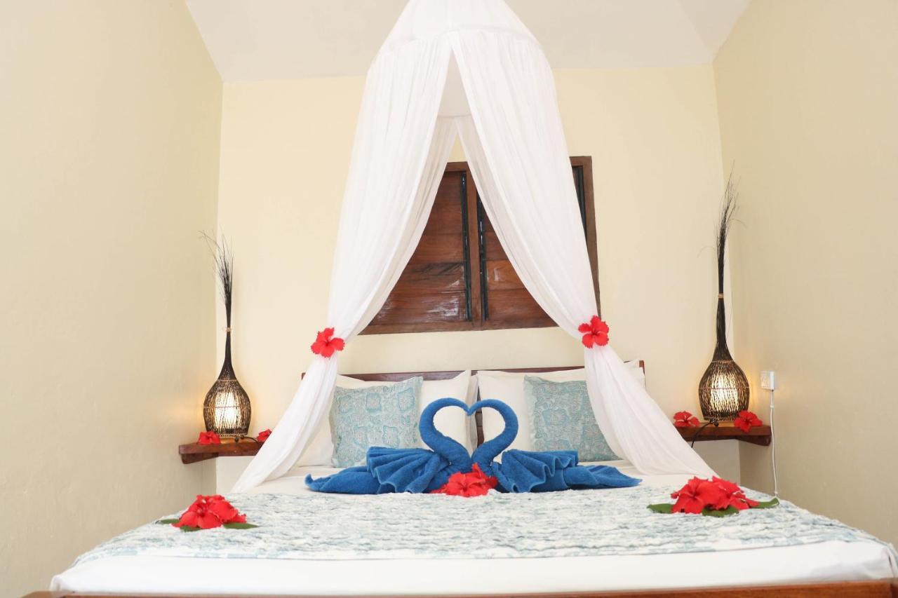 Blue Bay Resort Port Vila Esterno foto